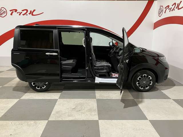 ホンダ フリード　ハイブリッド １．５ Ｅ：ＨＥＶ クロスター ４ＷＤ R7年 (東北) 99