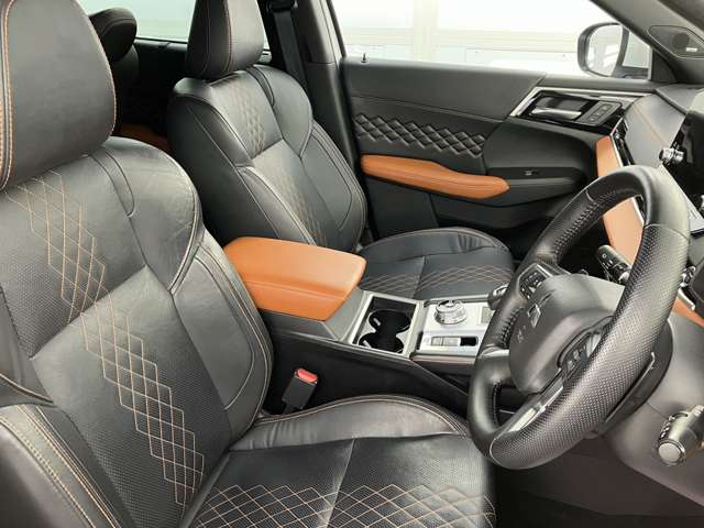 三菱 アウトランダーＰＨＥＶ ＰＨＥＶ ２．４ Ｐ ４ＷＤ R4年 (東北) 99