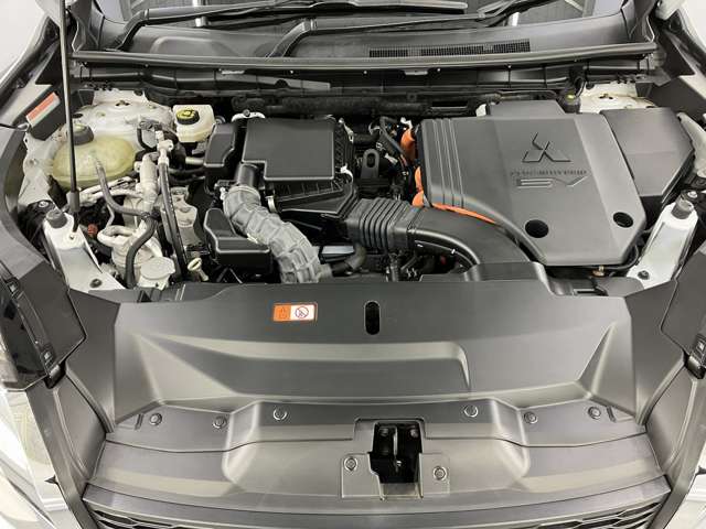 三菱 アウトランダーＰＨＥＶ ＰＨＥＶ ２．４ Ｐ ４ＷＤ R4年 (東北) 99