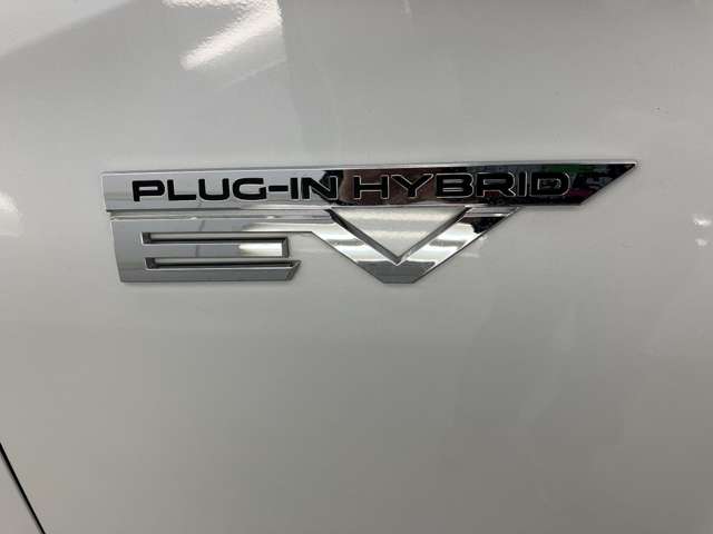 三菱 アウトランダーＰＨＥＶ ＰＨＥＶ ２．４ Ｐ ４ＷＤ R4年 (東北) 99
