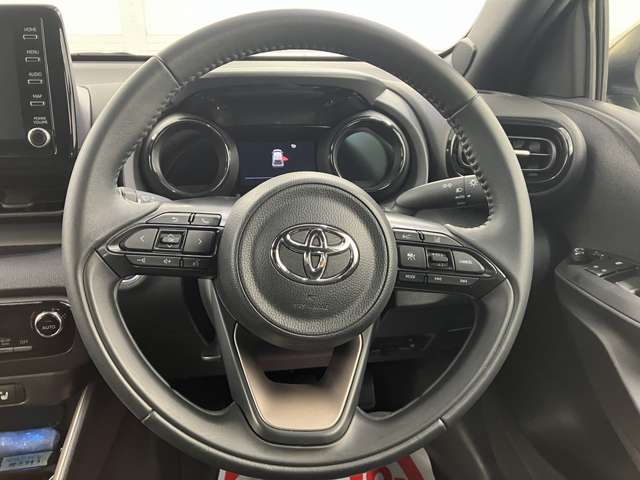 トヨタ ヤリス １．５ ハイブリッド Ｚ Ｅ－ＦＯＵＲ ４ＷＤ R4年 (東北) 99