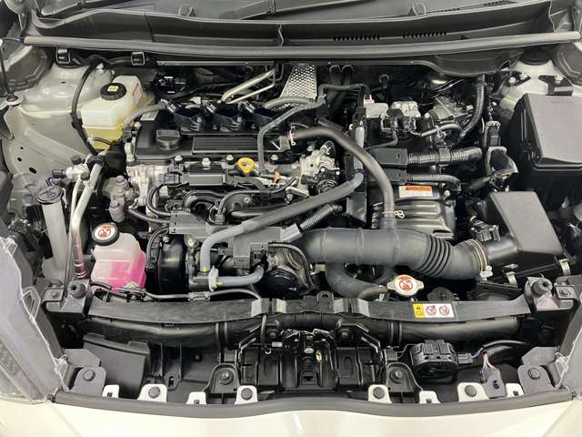 トヨタ ヤリス １．５ ハイブリッド Ｚ Ｅ－ＦＯＵＲ ４ＷＤ R4年 (東北) 99