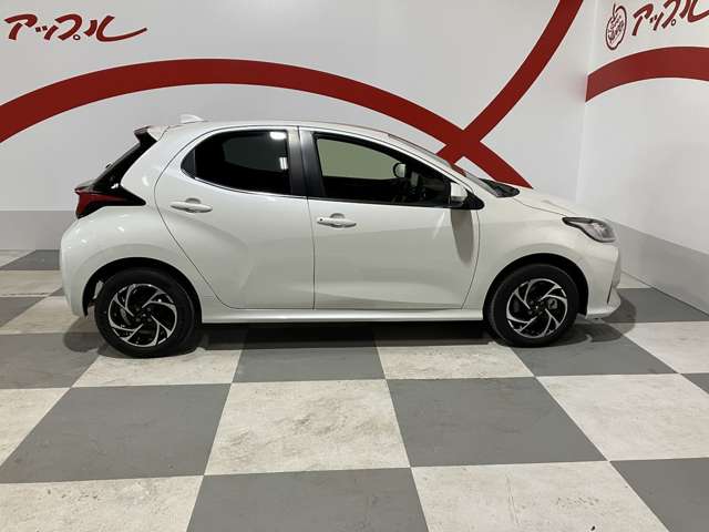 トヨタ ヤリス １．５ ハイブリッド Ｚ Ｅ－ＦＯＵＲ ４ＷＤ R4年 (東北) 99