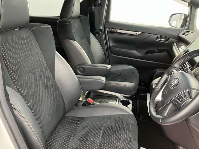 トヨタ アルファード ２．５ Ｓ タイプゴールドＩＩ ４ＷＤ R3年 (東北) 99