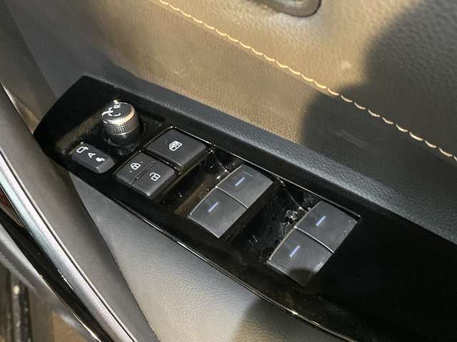トヨタ カローラ　ツーリング　ハイブリッド １．８ ハイブリッド ＷＸＢ Ｅ－ＦＯＵＲ ４ＷＤ R5年 (東北) 99