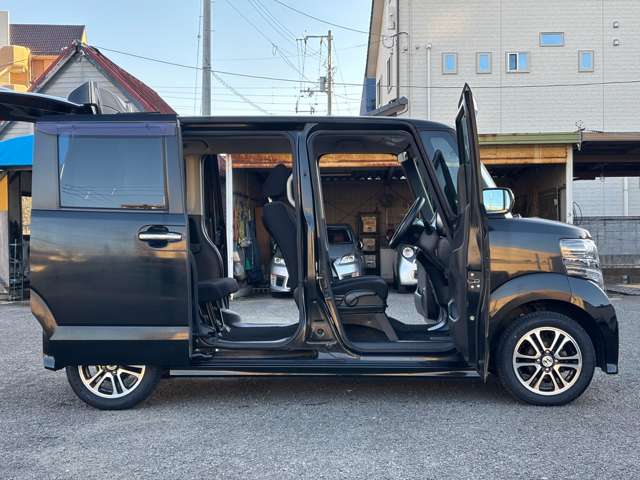 ホンダ Ｎ　ＢＯＸ ６６０ カスタムＧ H25年 (四国) 99