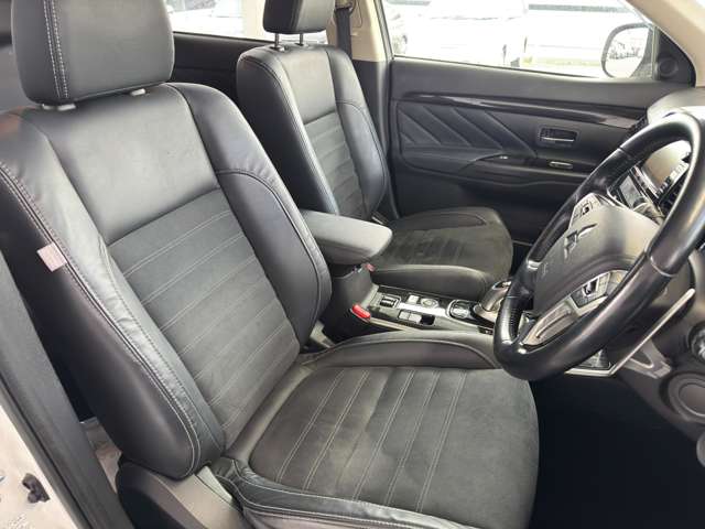 三菱 アウトランダーＰＨＥＶ ２．０ Ｇ ナビパッケージ ４ＷＤ H29年 (東北) 99