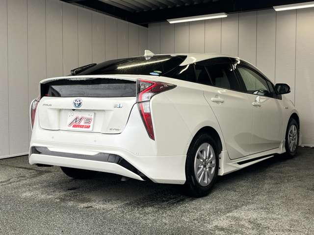 トヨタ プリウス １．８ Ｓ セーフティ プラス Ｅ－ＦＯＵＲ ４ＷＤ H29年 (東北) 99