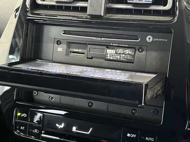 トヨタ プリウス １．８ Ｓ セーフティ プラス Ｅ－ＦＯＵＲ ４ＷＤ H29年 (東北) 99