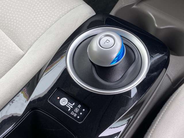 日産 リーフ ３０ＫＷＨ Ｘ H28年 (東海) 99
