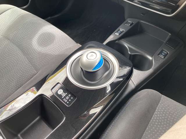 日産 リーフ ３０ＫＷＨ Ｘ サンクス エディション H28年 (東海) 99