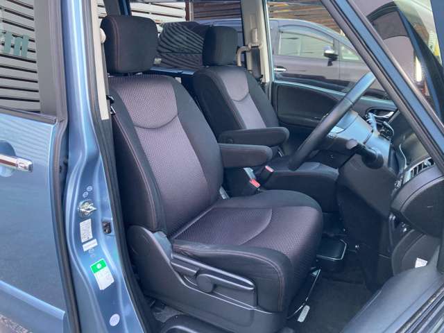 日産 セレナ ２．０ ハイウェイスター Ｓ－ＨＹＢＲＩＤ H25年 (東海) 99
