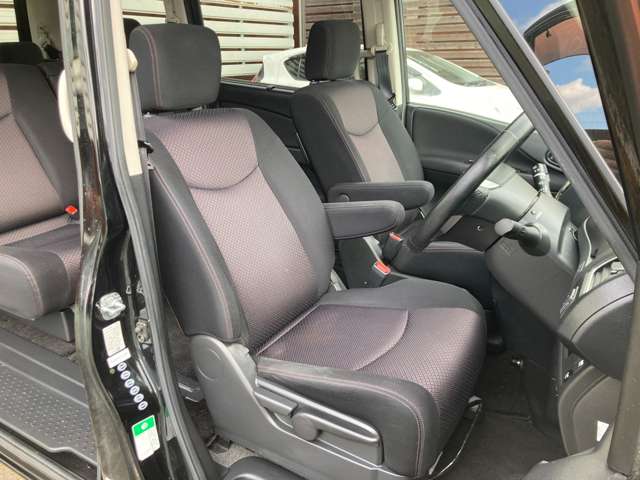 日産 セレナ ２．０ ハイウェイスター H23年 (東海) 99