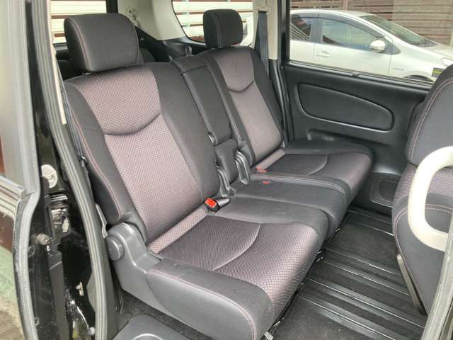 日産 セレナ ２．０ ハイウェイスター H23年 (東海) 99