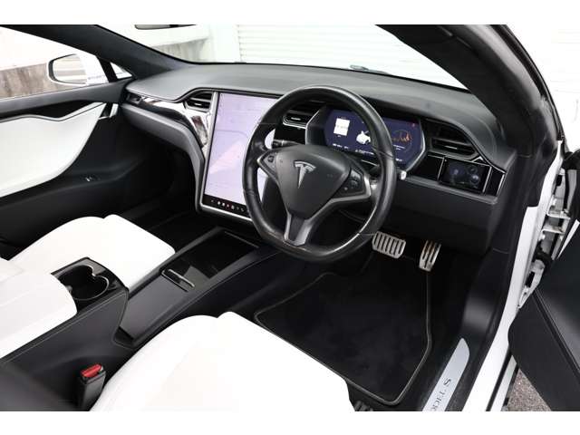 テスラ モデルＳ パフォーマンス R2年 (東海) 99