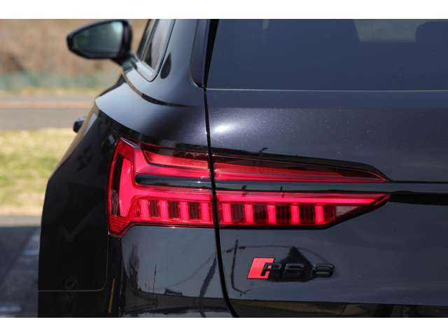 アウディ ＲＳ６　アバント ４．０ ４ＷＤ R6年 (東海) 99