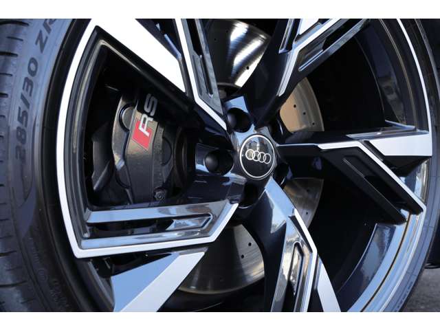 アウディ ＲＳ６　アバント ４．０ ４ＷＤ R6年 (東海) 99