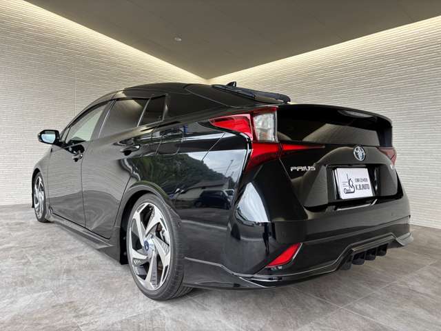 トヨタ プリウス １．８ Ａ プレミアム ツーリングセレクション R2年 (中国) 99