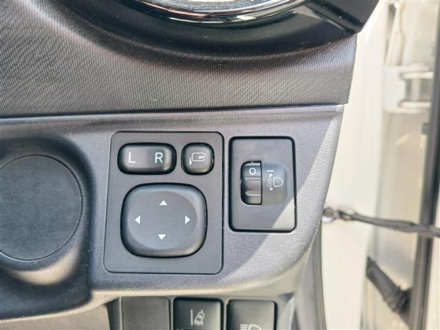 トヨタ アクア １．５ Ｓ H30年 (東海) 99