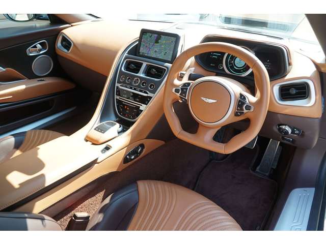 アストンマーティン ＤＢ１１ ＡＭＲ R1年 (関東) 99