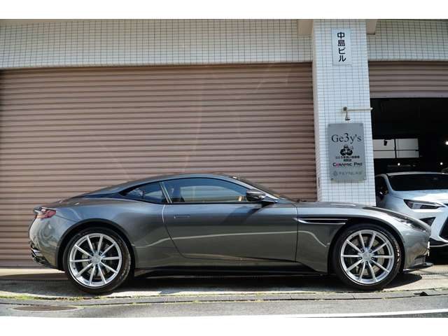 アストンマーティン ＤＢ１１ ＡＭＲ R1年 (関東) 99