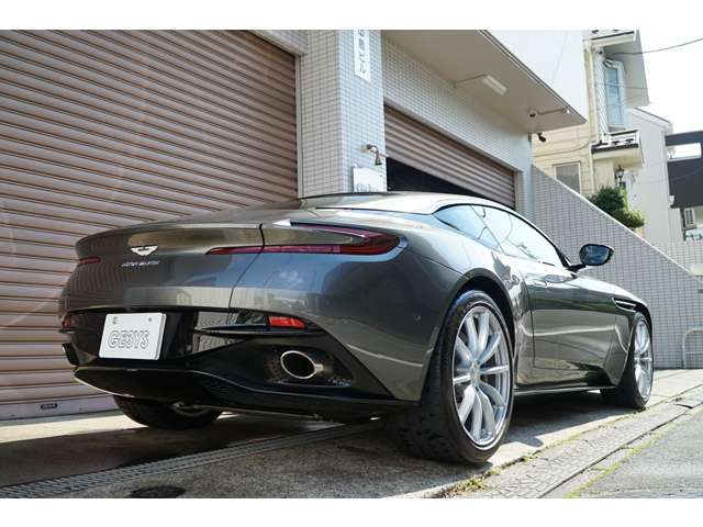 アストンマーティン ＤＢ１１ ＡＭＲ R1年 (関東) 99