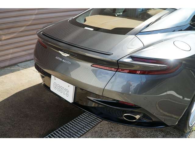 アストンマーティン ＤＢ１１ ＡＭＲ R1年 (関東) 99