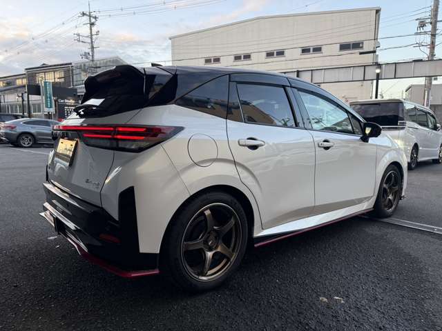 日産 ノートオーラ １．２ ＮＩＳＭＯ チューンド Ｅ－ＰＯＷＥＲ ４ＷＤ R7年 (近畿) 99