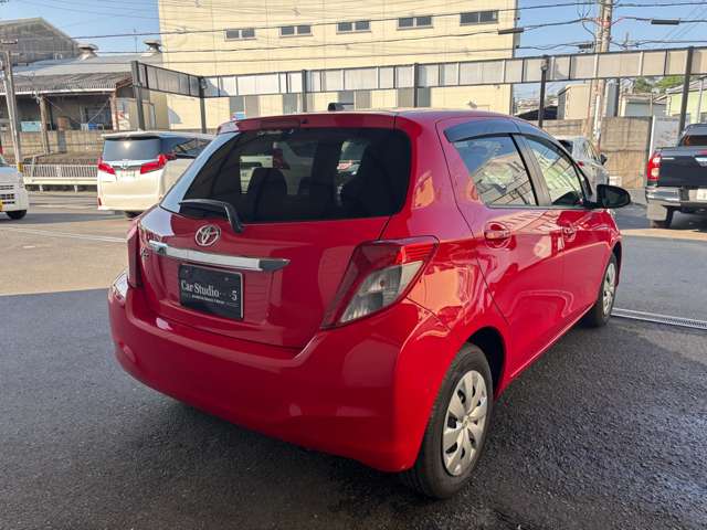 トヨタ ヴィッツ １．０ Ｆ H23年 (近畿) 99