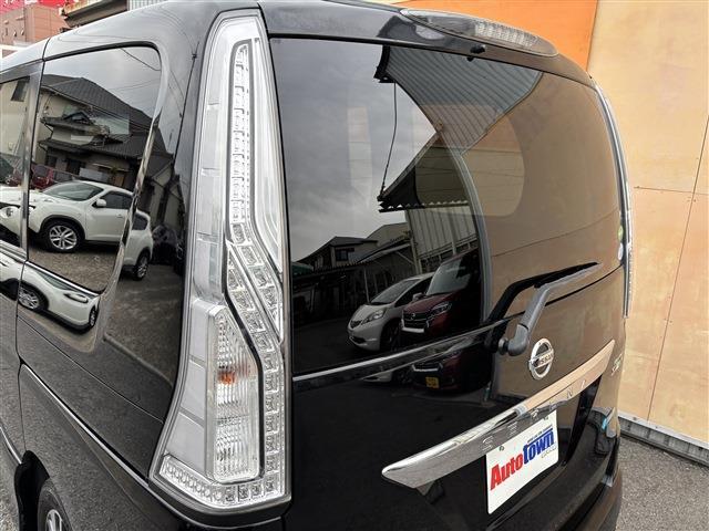 日産 セレナ ２．０ ハイウェイスター Ｖセレクション＋ＳＡＦＥＴＹ Ｓ－ＨＹＢＲＩＤ H27年 (東海) 99