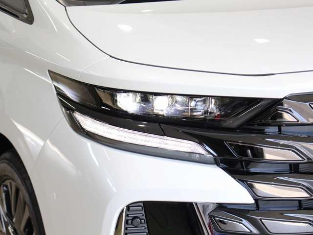 トヨタ ヴェルファイア　ハイブリッド ハイブリッド ２．５ Ｚプレミア Ｅ－ＦＯＵＲ ４ＷＤ R7年 (四国) 99