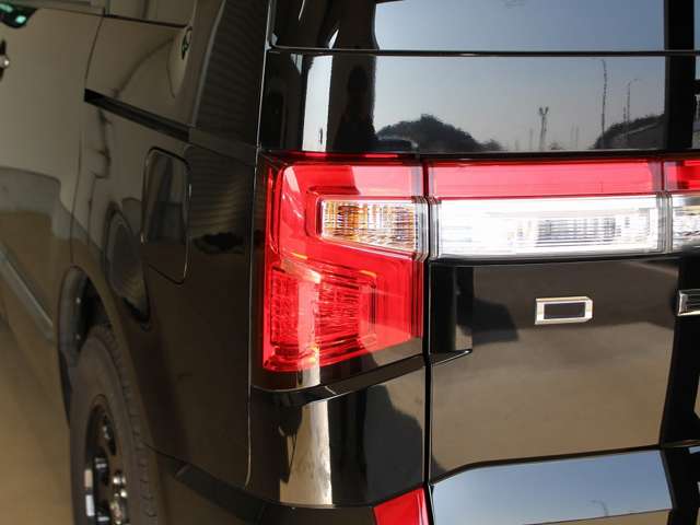 三菱 デリカ　Ｄ：５ ２．２ Ｐ ディーゼルターボ ４ＷＤ R1年 (四国) 99