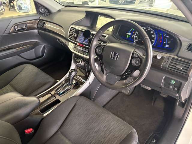 ホンダ アコード　ハイブリッド ２．０ ＬＸ H26年 (九州・沖縄) 99