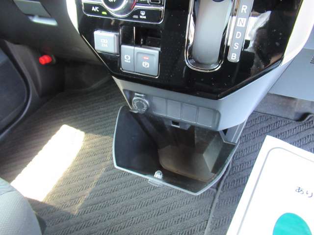 トヨタ ルーミー １．０ カスタム Ｇ ４ＷＤ R5年 (北海道) 99