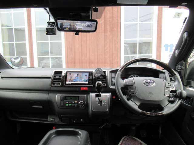 トヨタ ハイエースバン ２．８ スーパーＧＬ ダークプライムＩＩ ロングボディ ディーゼルターボ ４ＷＤ R6年 (北海道) 99