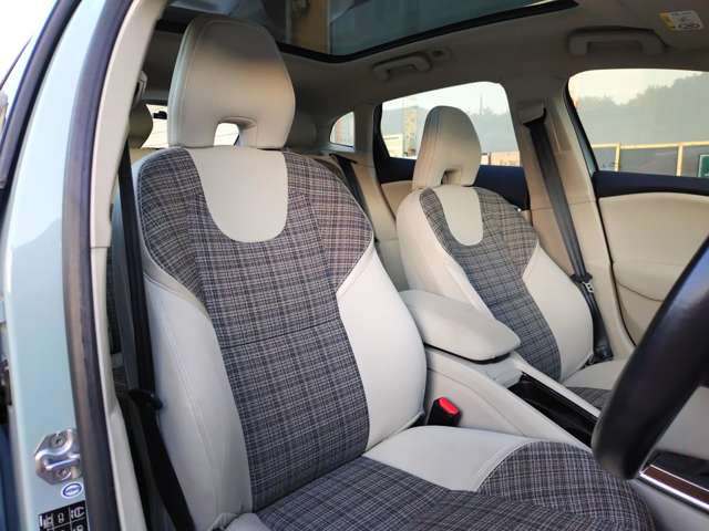 ボルボ Ｖ４０ Ｄ４ アマゾンブルー エディション ディーゼルターボ H29年 (関東) 99