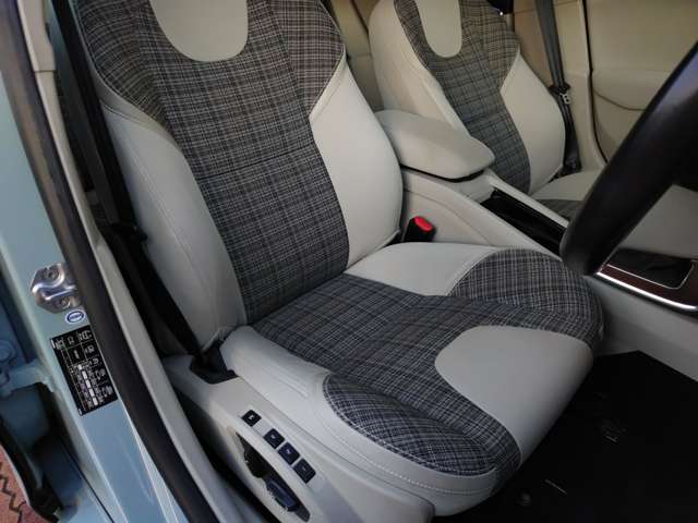 ボルボ Ｖ４０ Ｄ４ アマゾンブルー エディション ディーゼルターボ H29年 (関東) 99