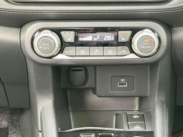日産 キックス １．２ Ｘ ＦＯＵＲ ９０周年記念車 （Ｅ－ＰＯＷＥＲ） ４ＷＤ R7年 (甲信越・北陸) 99