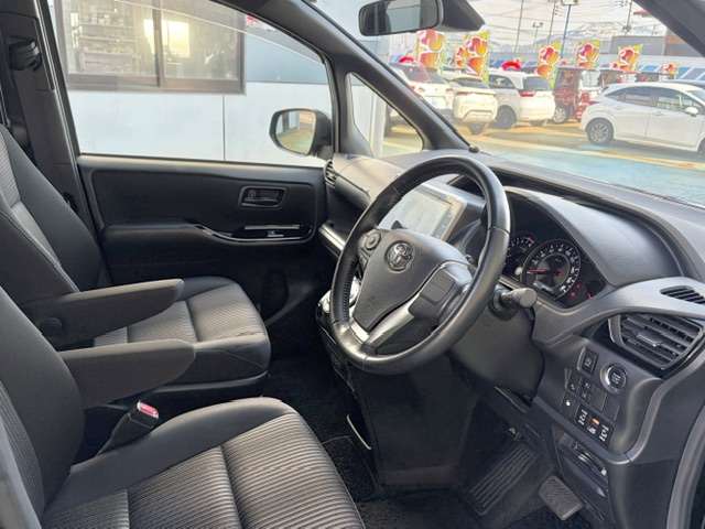 トヨタ ヴォクシー ２．０ ＺＳ H29年 (甲信越・北陸) 99