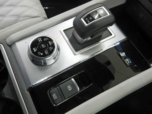三菱 アウトランダーＰＨＥＶ ＰＨＥＶ ２．４ Ｐ ４ＷＤ R4年 (九州・沖縄) 99