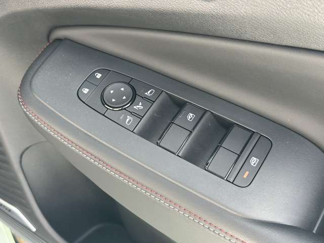 日産 ノートオーラ １．２ ＮＩＳＭＯ チューンド Ｅ－ＰＯＷＥＲ ４ＷＤ R7年 (東海) 99