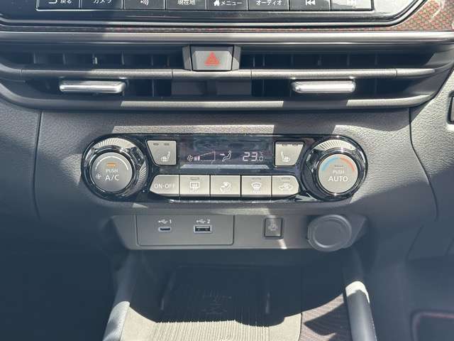 日産 ノートオーラ １．２ ＮＩＳＭＯ チューンド Ｅ－ＰＯＷＥＲ ４ＷＤ R7年 (東海) 99