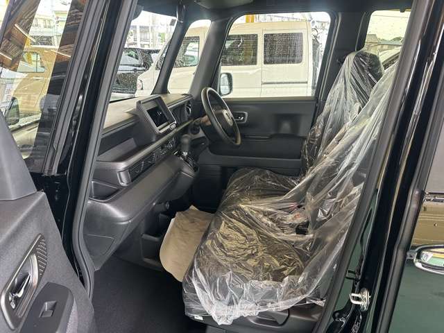 ホンダ Ｎ　ＢＯＸ カスタム ６６０ R8年 (東海) 99