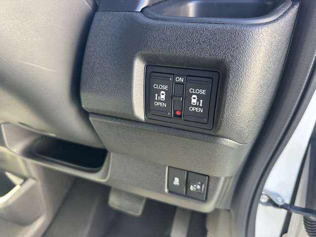 ホンダ Ｎ　ＢＯＸ カスタム ６６０ R8年 (東海) 99