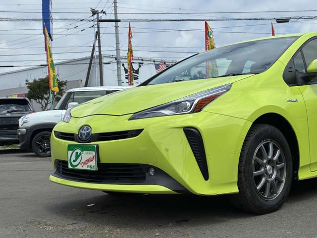 トヨタ プリウス １．８ Ｓ Ｅ－ＦＯＵＲ ４ＷＤ R1年 (北海道) 99