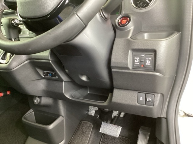 ホンダ Ｎ　ＢＯＸ カスタム ６６０ ターボ R5年 (九州・沖縄) 99