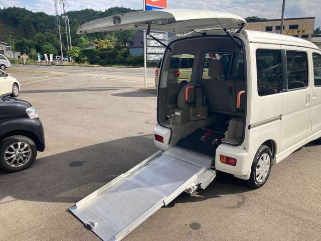 ダイハツ アトレーワゴン ６６０ フレンドシップ スローパー リヤシート付仕様 ４ＷＤ H25年 (東北) 99
