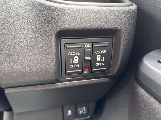 ホンダ Ｎ　ＢＯＸ カスタム ６６０ ターボ R8年 (関東) 99