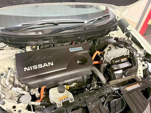 日産 エクストレイル　ハイブリッド ２．０ ２０Ｘ ハイブリッド エマージェンシーブレーキパッケージ ４ＷＤ H29年 (関東) 99