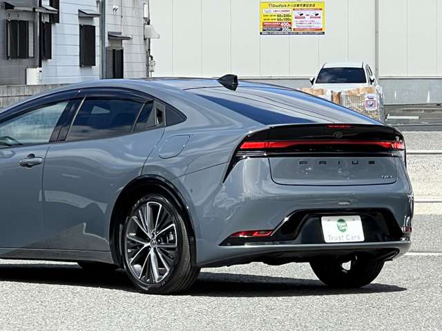 トヨタ プリウス ２．０ Ｚ R5年 (近畿) 99